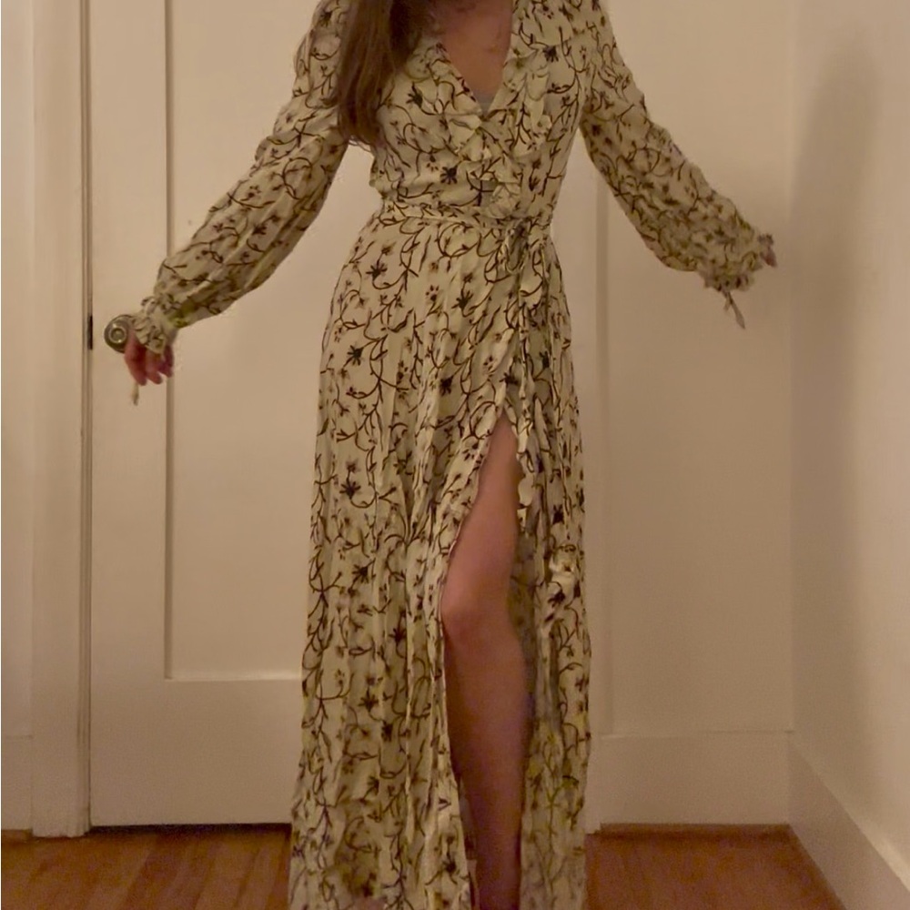 Doen Cream and Black Floral Long Sleeve Dress